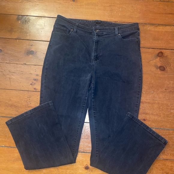 LL Bean Classic Fit Super High Rise Black Denim Mom Jeans - Picture 3 of 7
